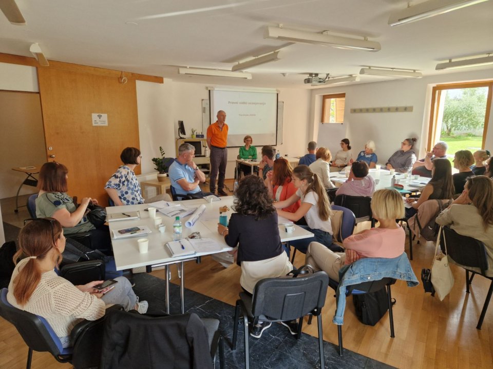 Udeležba na Usposabljanju za ocenjevalce projektov: Krepitev znanj za bolj&scaron;o podporo skupnosti 