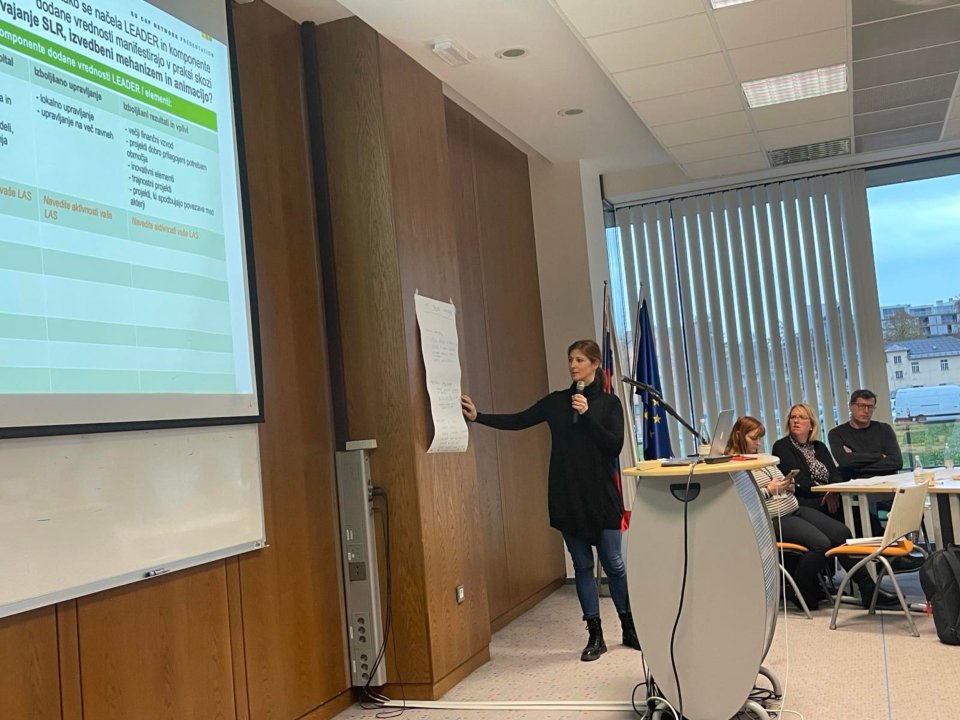 Ekipa Sredi&scaron;ča Rotunda na delavnici o vrednotenju LEADER