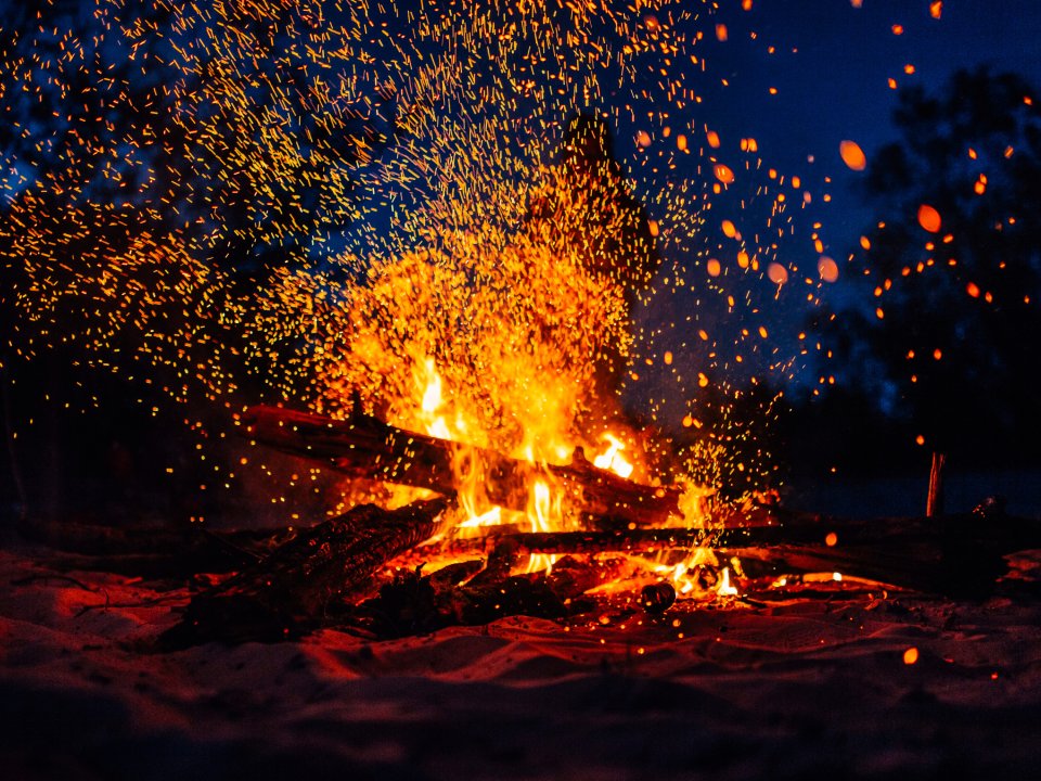 Skupaj za varno in trajnostno praznovanje &ndash; ob prvomajskih kresovih